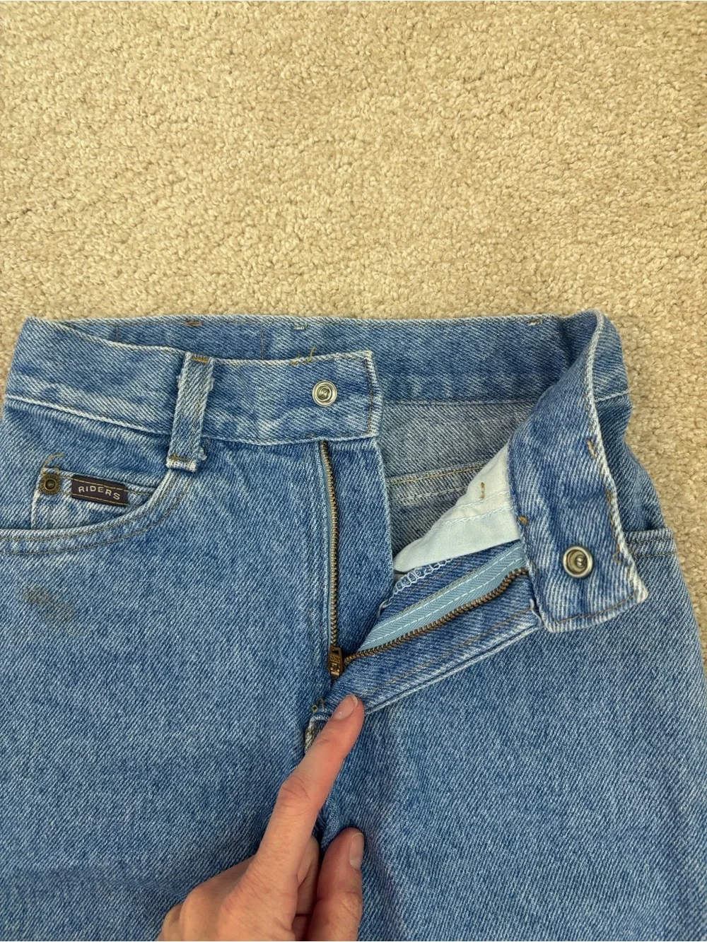 Vintage youth Lee Riders high-waisted medium-wash denim jeans size 8 Slim